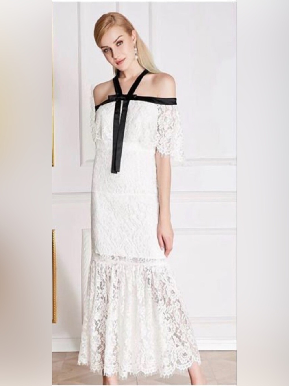 HONG YUN BIRD HOUSE Ivory Lace Off-Shoulder Dress with Black Velvet Ribbon - Med